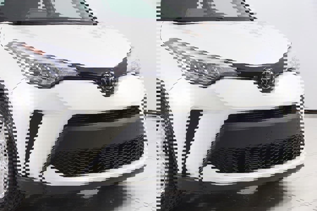 Used 2021 Toyota C-HR LE image 35