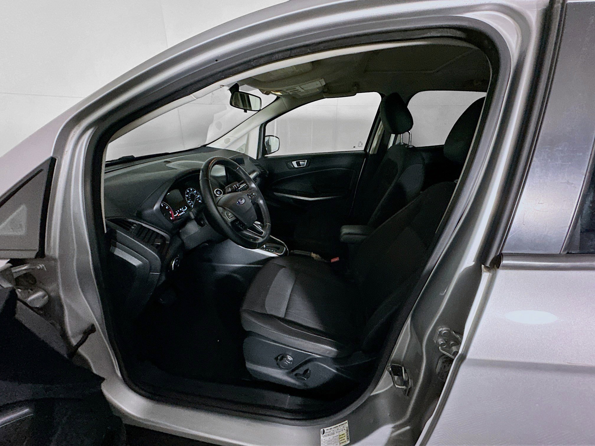 Used 2018 Ford EcoSport SE w/ SE Convenience Package image 13