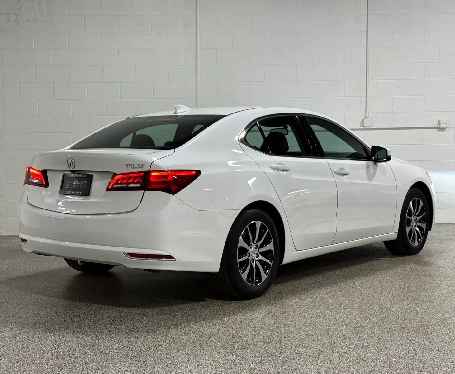 Used 2017 Acura TLX FWD image 6
