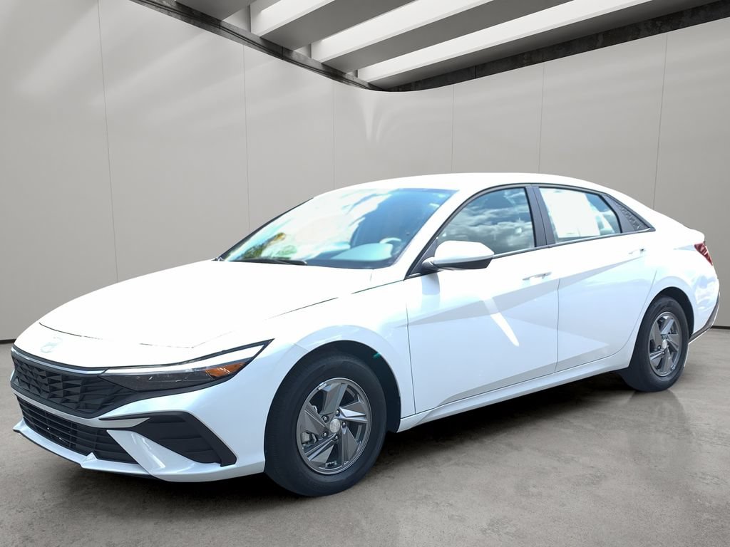 Certified 2026 Hyundai Elantra SE FWD image 1