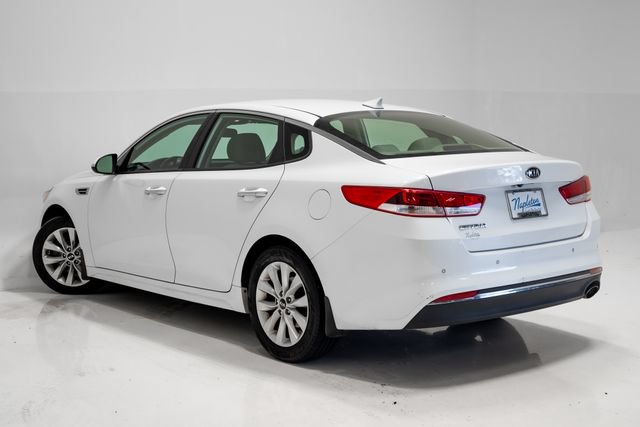 Used 2018 Kia Optima LX w/ 17" Alloy Wheels Package FWD image 29