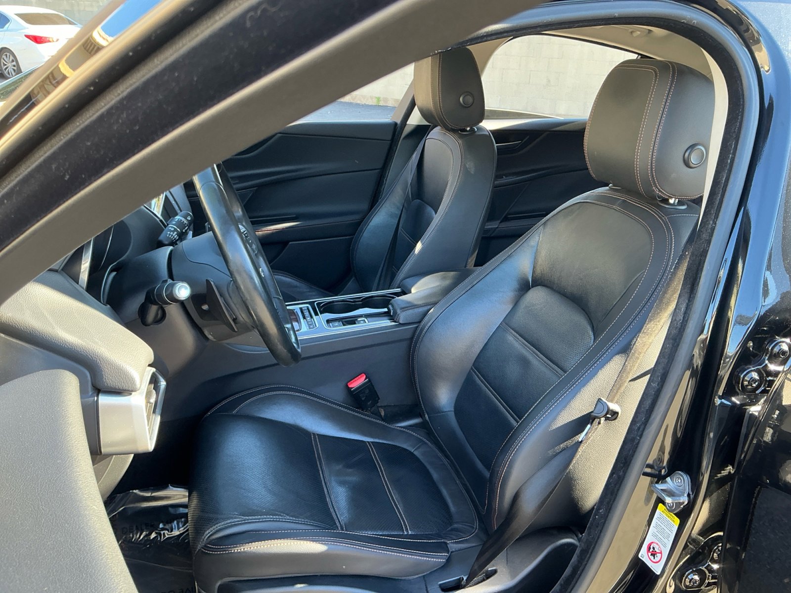 Used 2017 Jaguar XE Prestige image 18