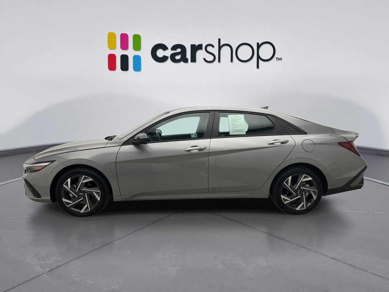 Used 2025 Hyundai Elantra Sport image 2