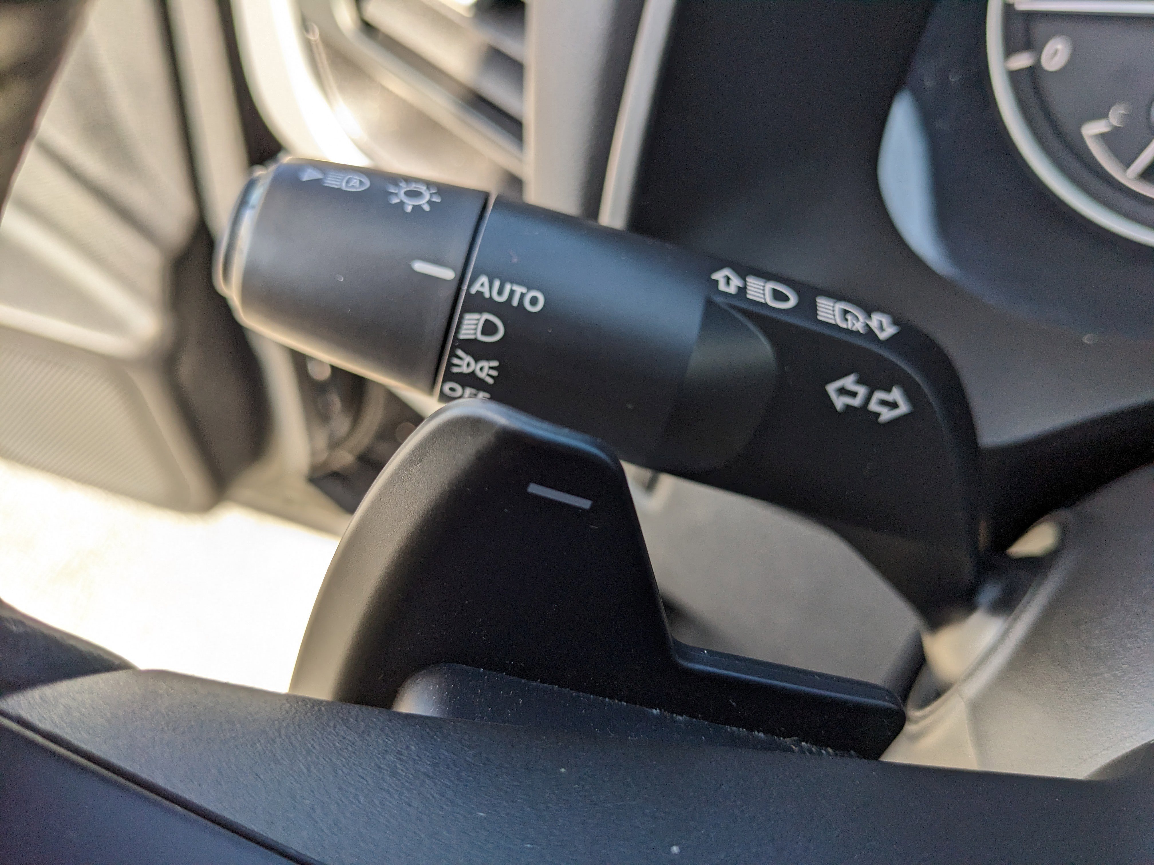 Used 2024 Nissan Rogue SV w/ SV Premium Package image 40