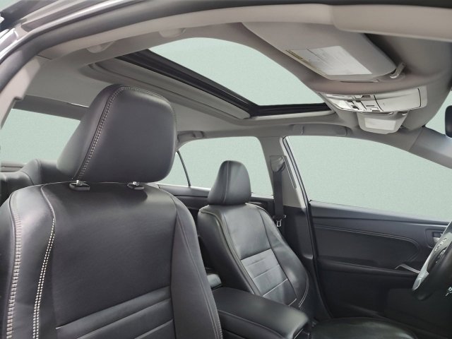 Used 2016 Toyota Camry XLE w/ Advanced Technology Package image 8