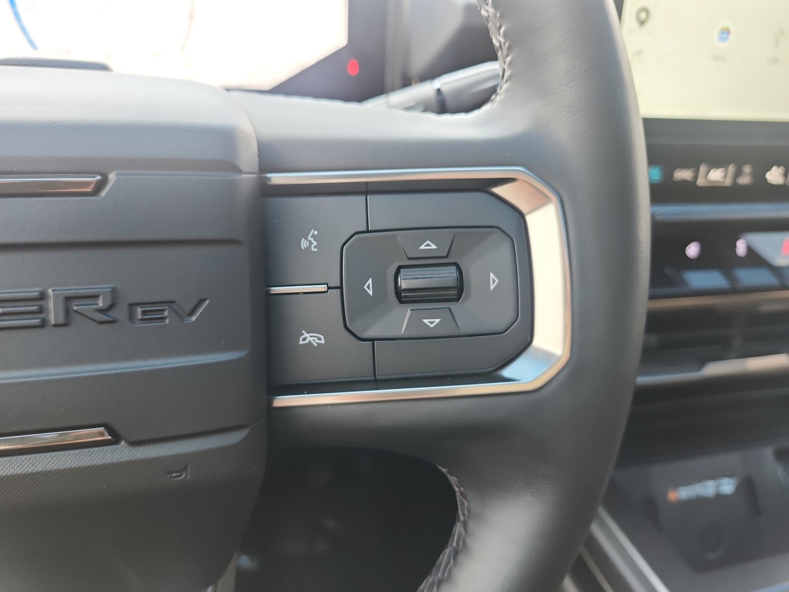 Used 2025 GMC Hummer EV 2X AWD/4WD image 30