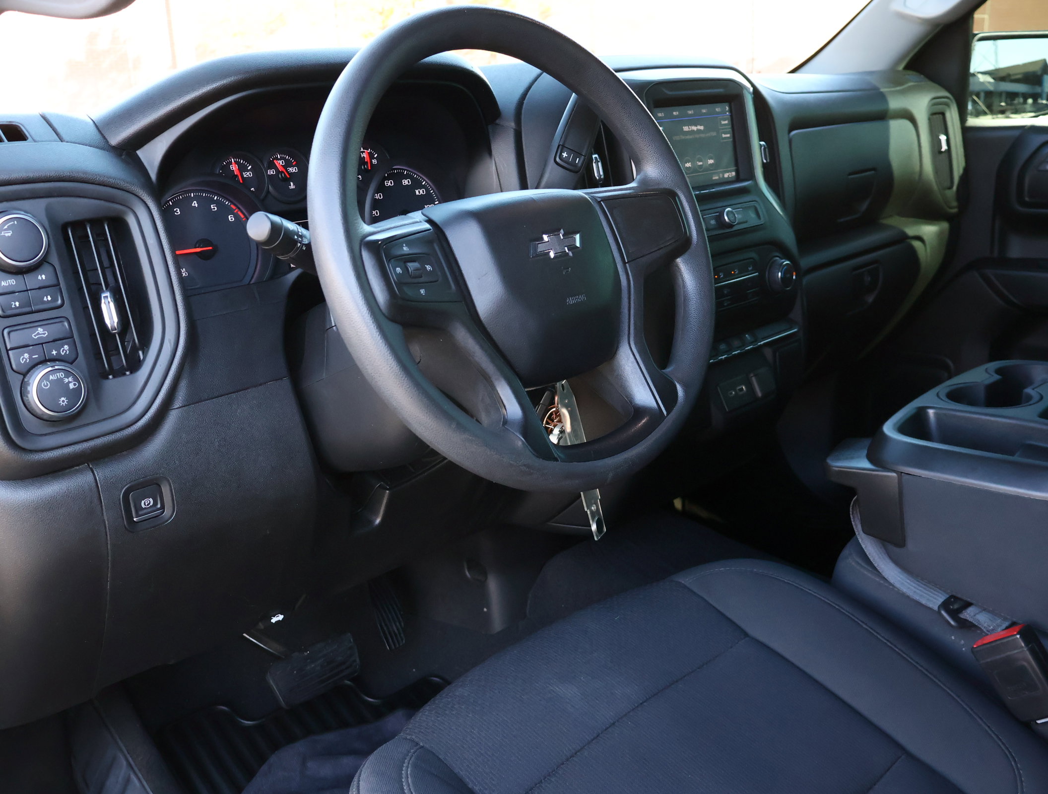 Used 2021 Chevrolet Silverado 1500 Custom Trail Boss w/ LPO, Dark Essentials Package image 2