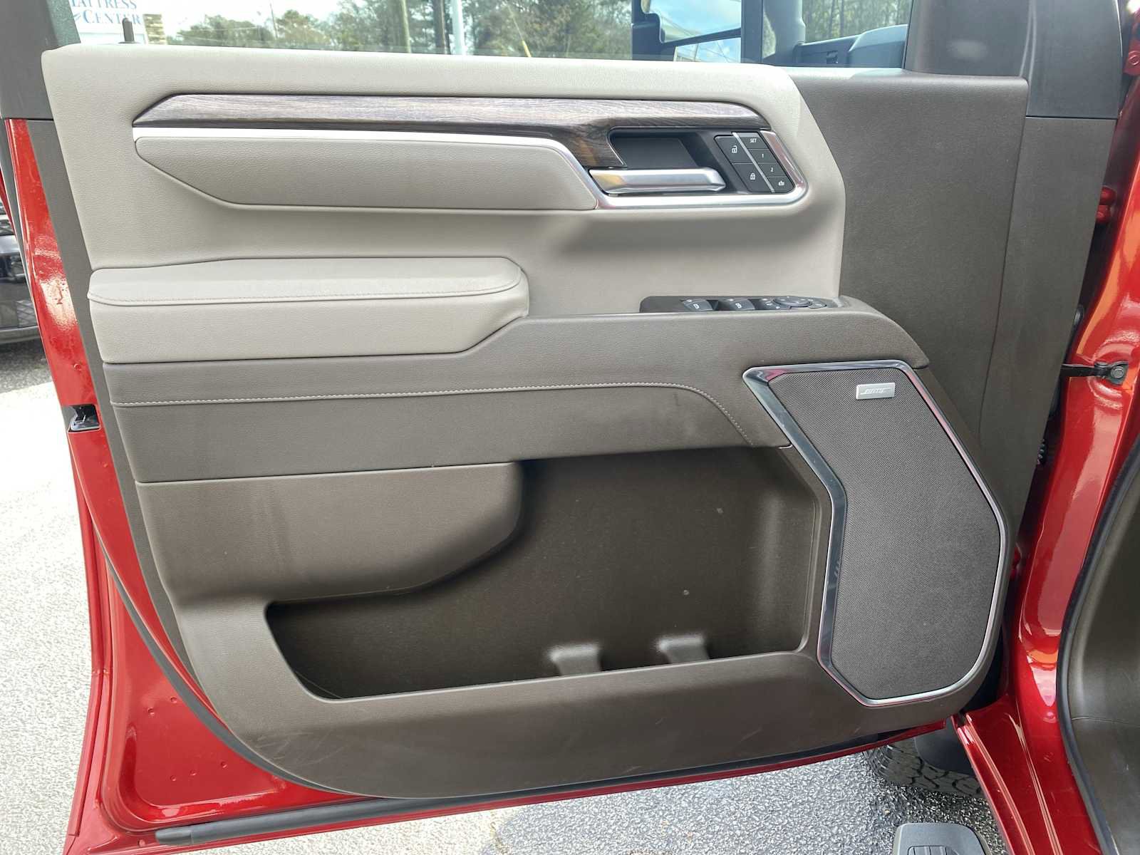 Used 2025 Chevrolet Silverado 2500 LTZ w/ LTZ Premium Package image 29