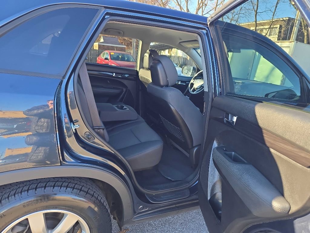 Used 2013 Kia Sorento LX image 26