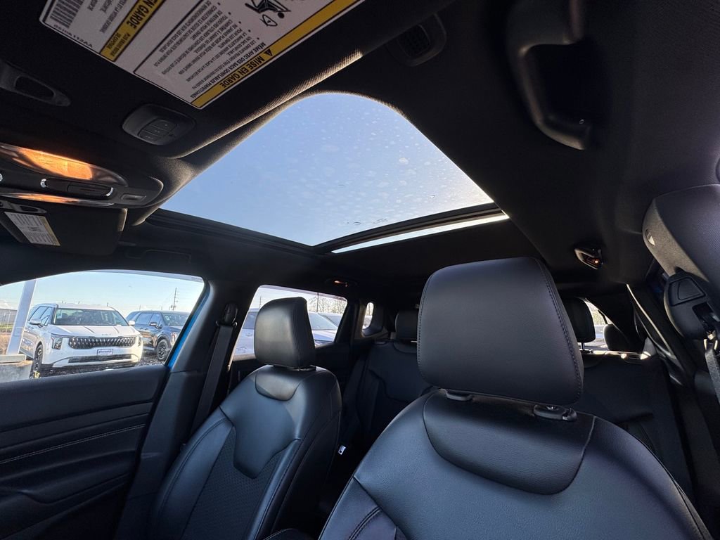 Used 2022 Jeep Compass Altitude w/ Sun and Sound Group image 26