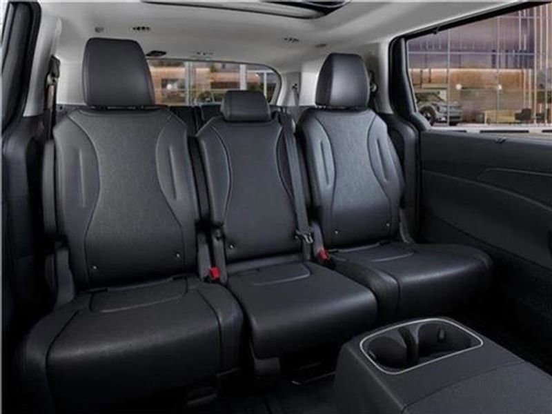 New 2026 Kia Carnival SX w/ SX Dark Edition Package image 70