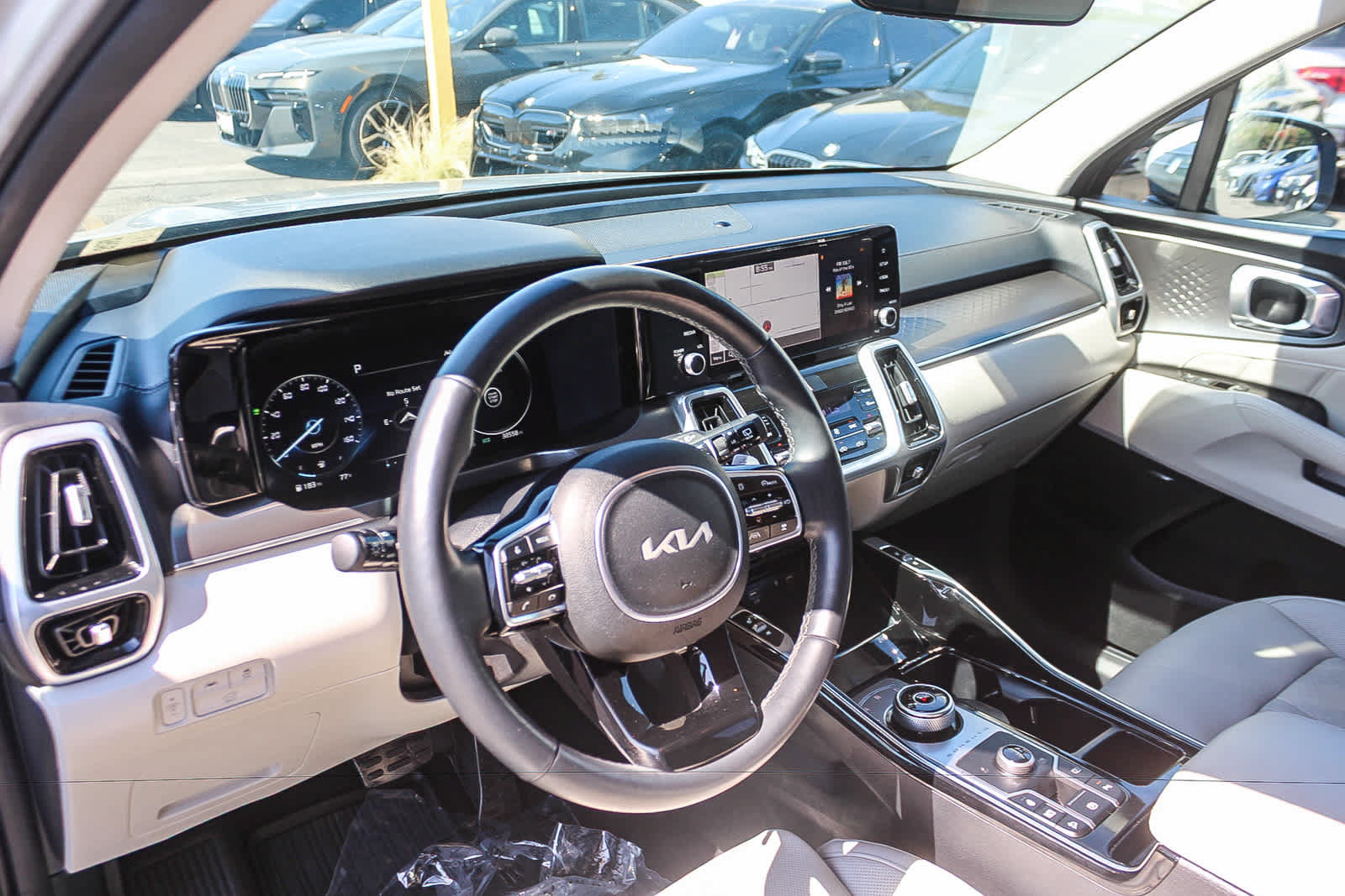 Used 2024 Kia Sorento SX Prestige AWD/4WD image 16