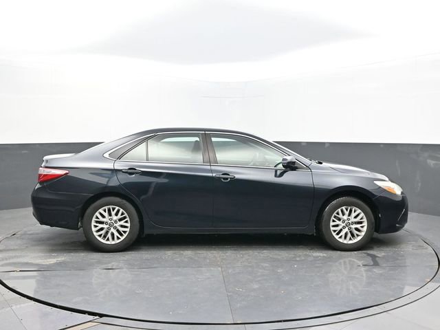 Used 2016 Toyota Camry LE image 6