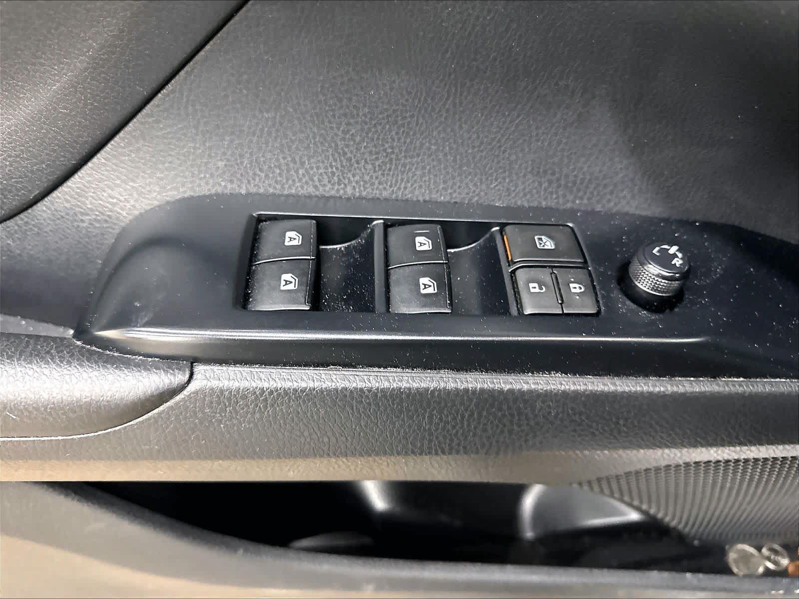 Used 2020 Toyota Camry SE FWD image 35