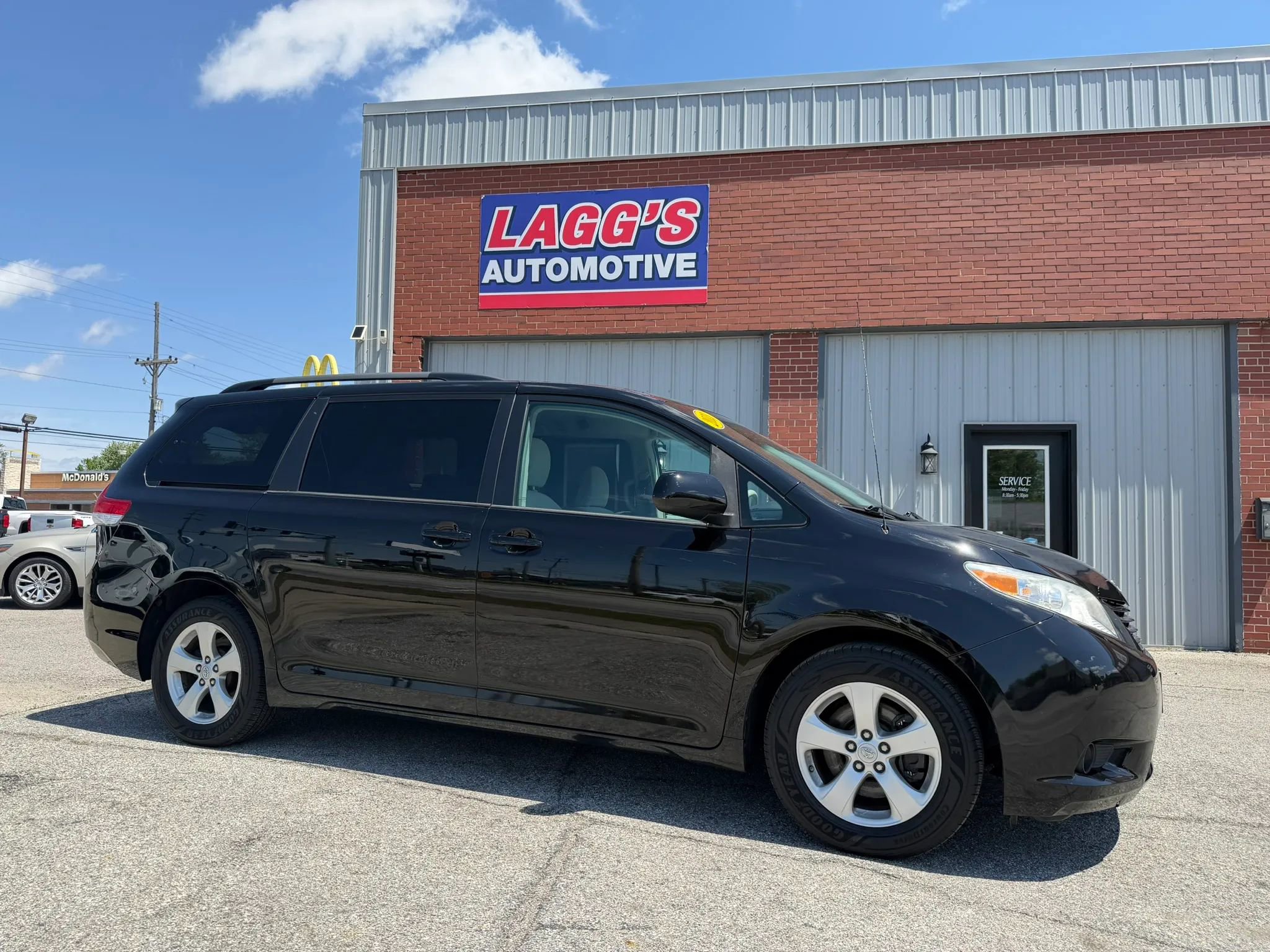 Used 2013 Toyota Sienna LE FWD image 4