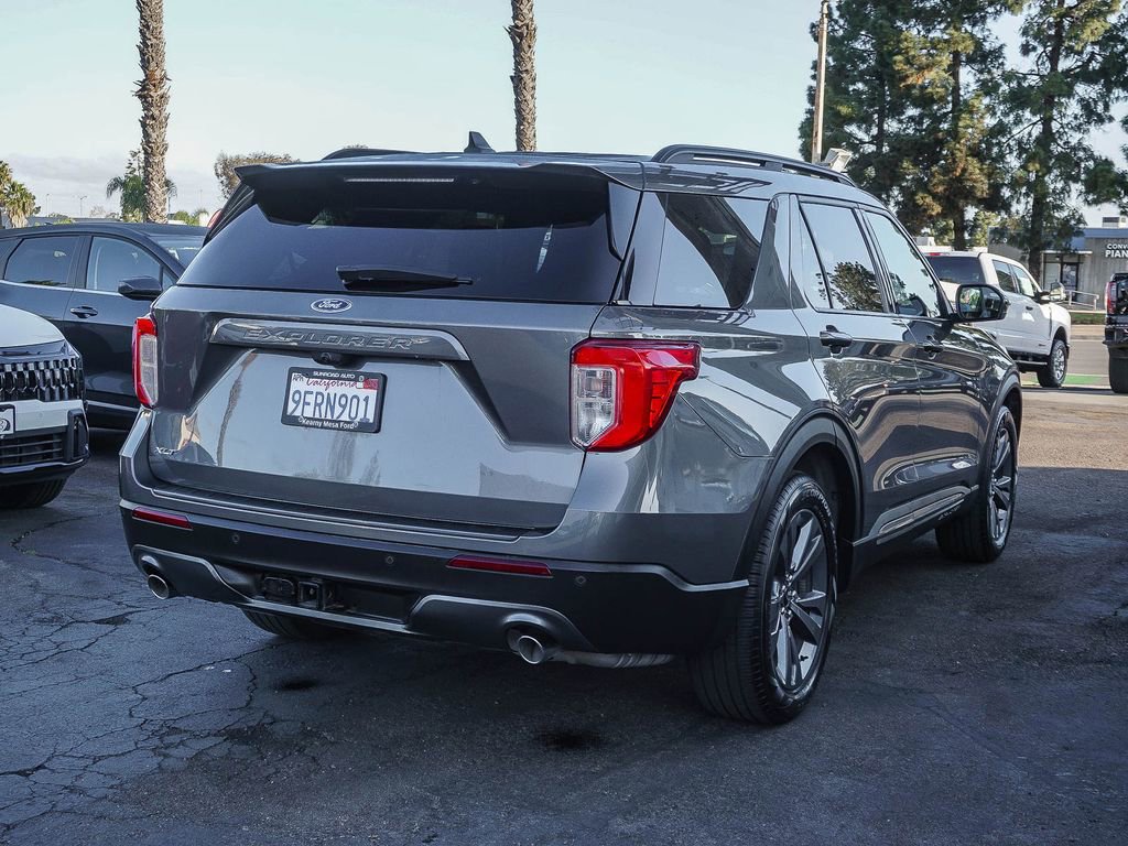 Used 2023 Ford Explorer XLT w/ Equipment Group 202A image 7