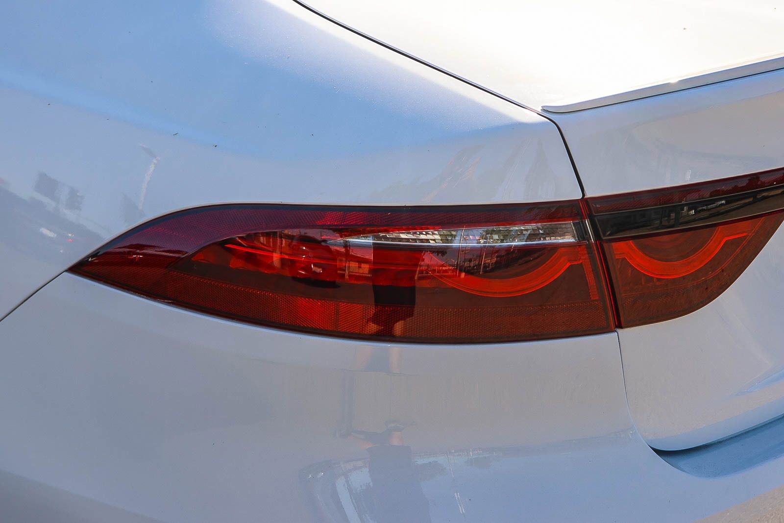 Used 2024 Jaguar XF R-Dynamic SE image 11