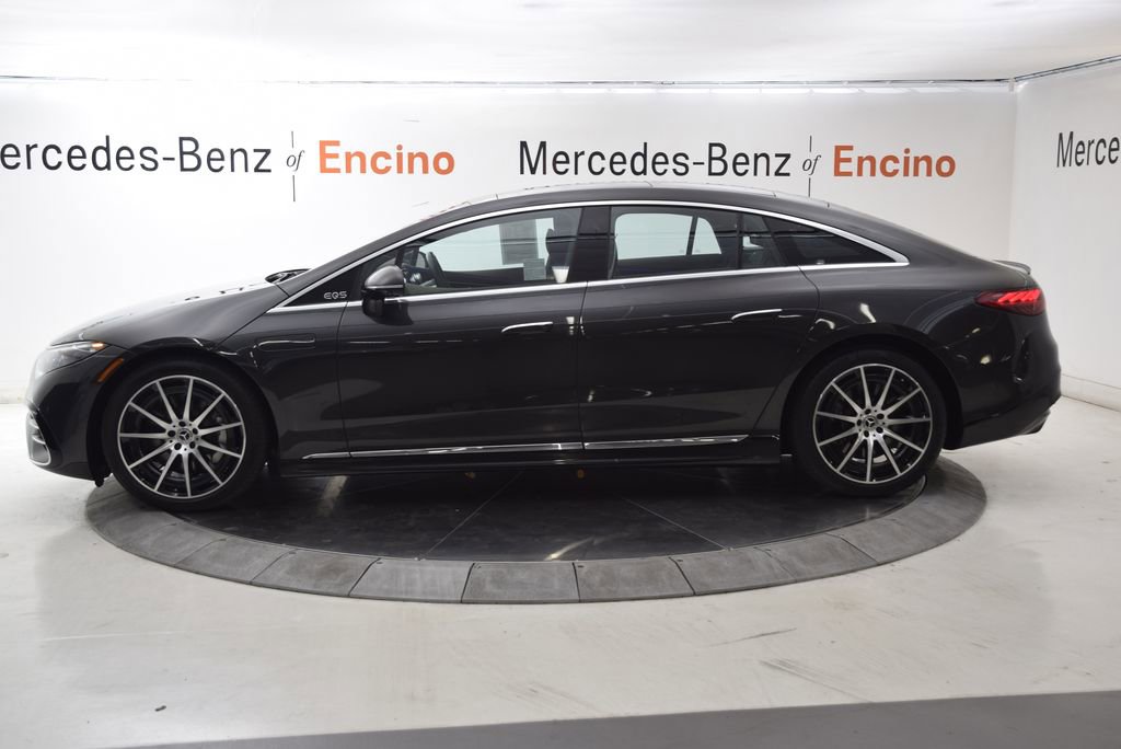 Used 2023 Mercedes-Benz EQS 580 4MATIC Sedan image 3