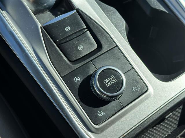 Used 2020 Ford Explorer XLT w/ Equipment Group 202A image 22