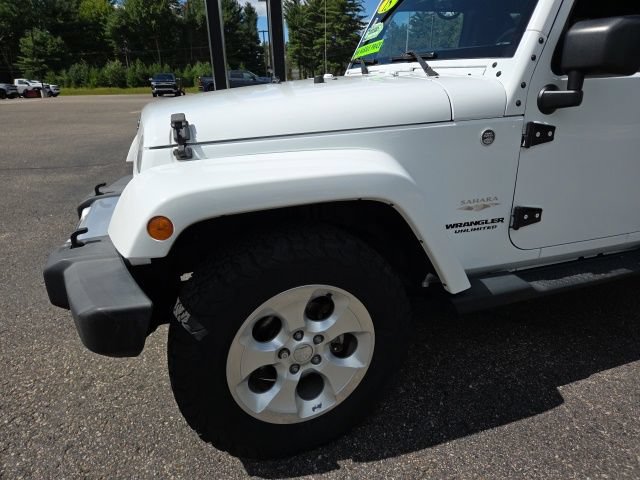 Used 2015 Jeep Wrangler Unlimited Sahara w/ Connectivity Group AWD/4WD image 29