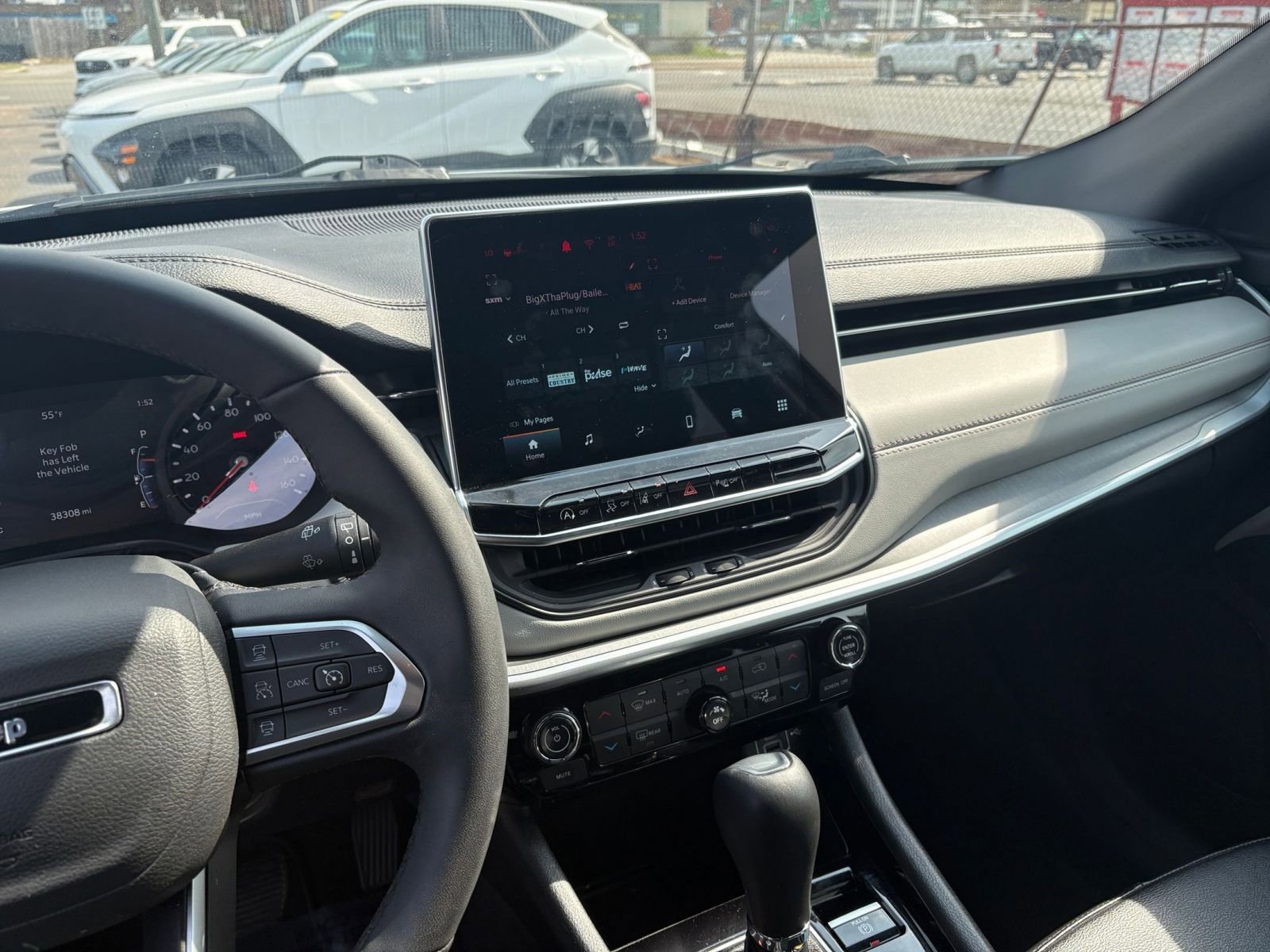 Used 2025 Jeep Compass Limited image 17