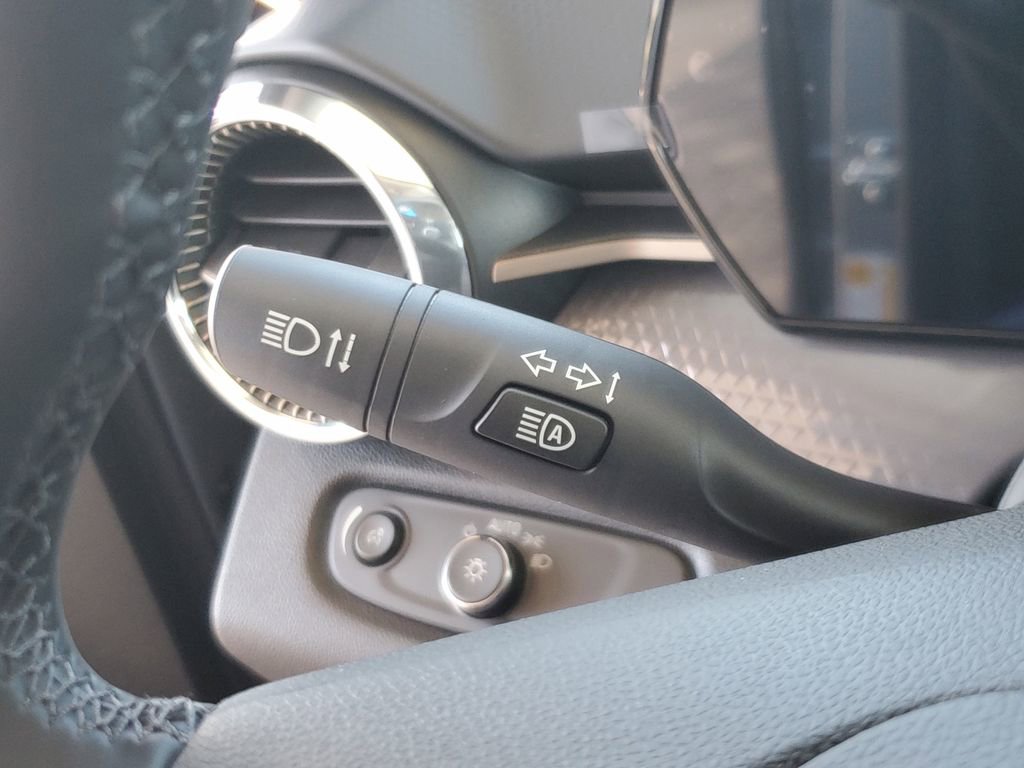 New 2026 Chevrolet Trax ACTIV w/ Sunroof Package image 27