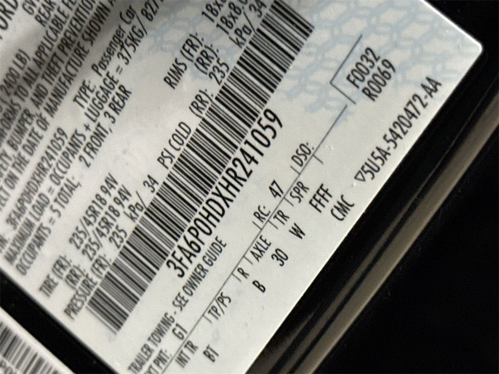 Used 2017 Ford Fusion SE w/ Fusion SE Technology Package image 28