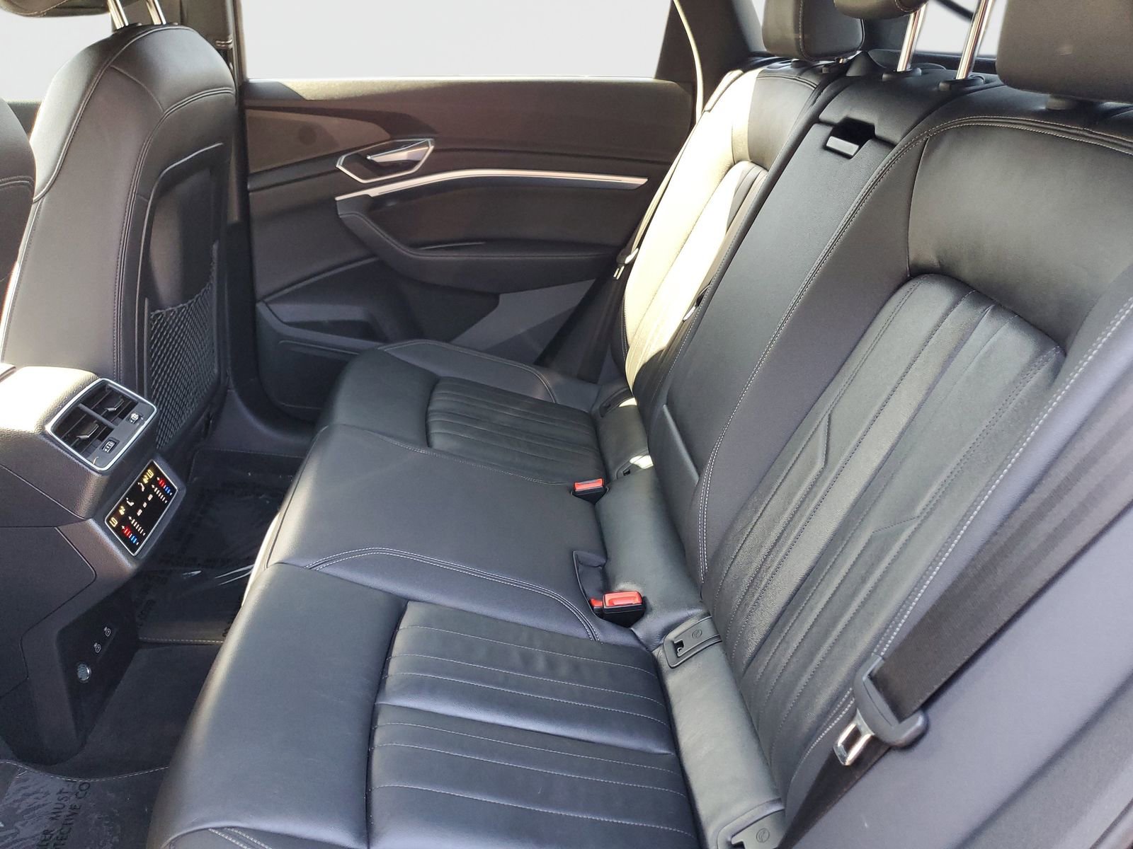 Used 2023 Audi e-tron Premium w/ Convenience Plus Package image 16