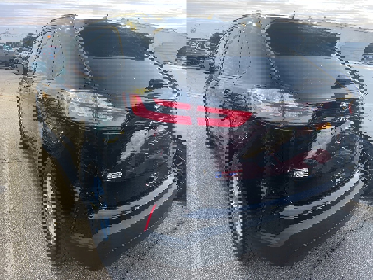 Used 2021 Ford Edge SE image 6