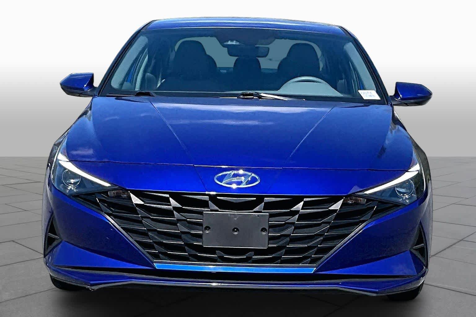 Used 2023 Hyundai Elantra SE FWD image 4