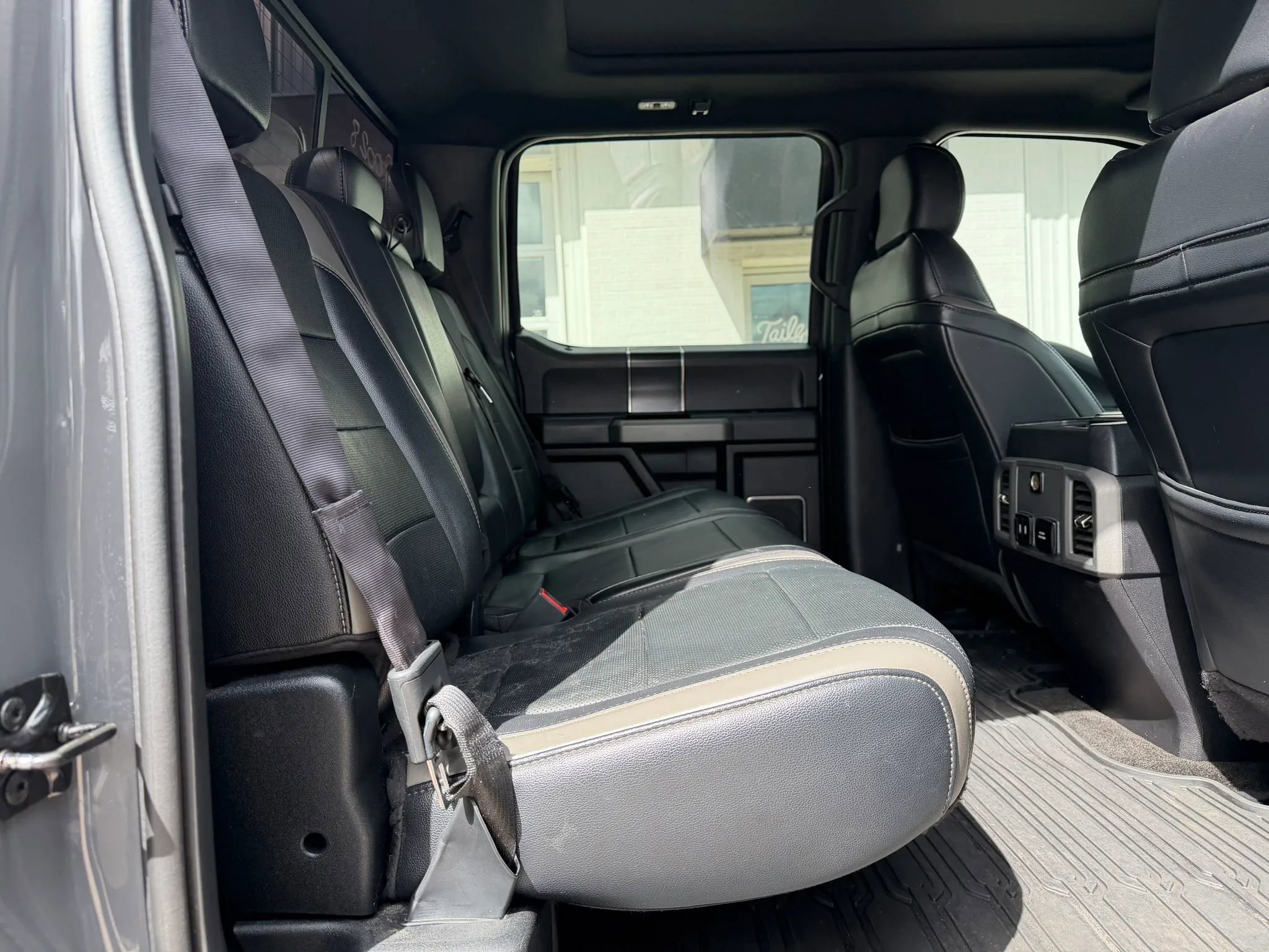 Used 2018 Ford F150 Raptor w/ Equipment Group 802A Luxury image 8