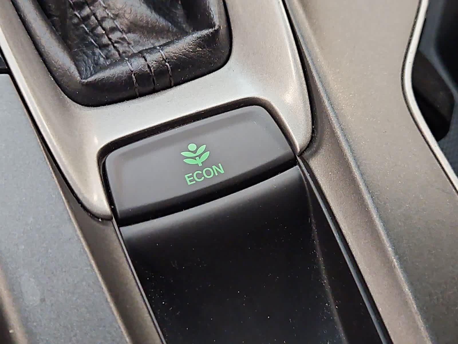 Used 2018 Honda Accord EX image 31