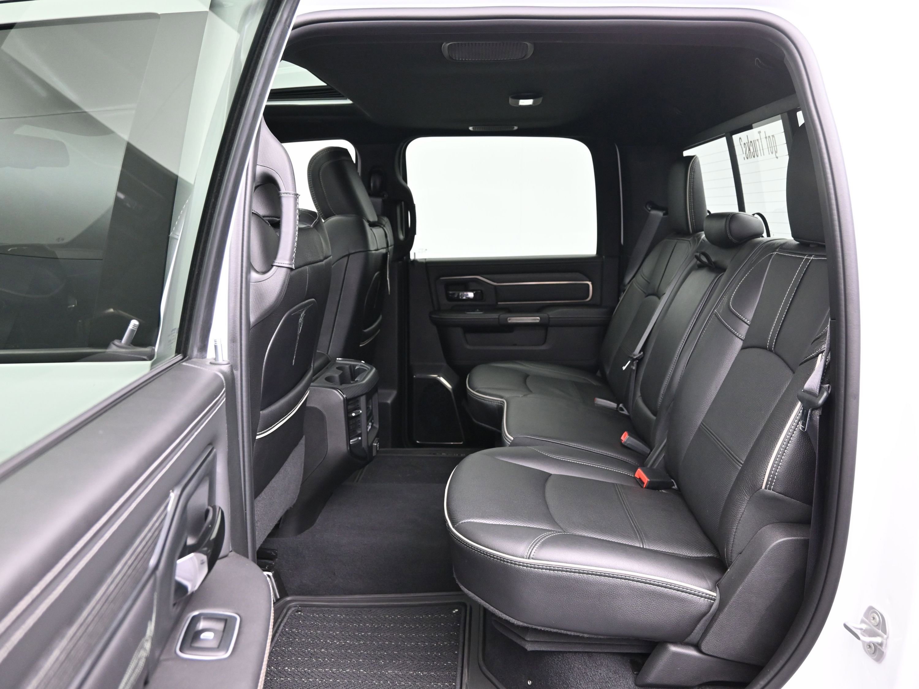 Used 2022 RAM 3500 Limited w/ Night Edition image 11