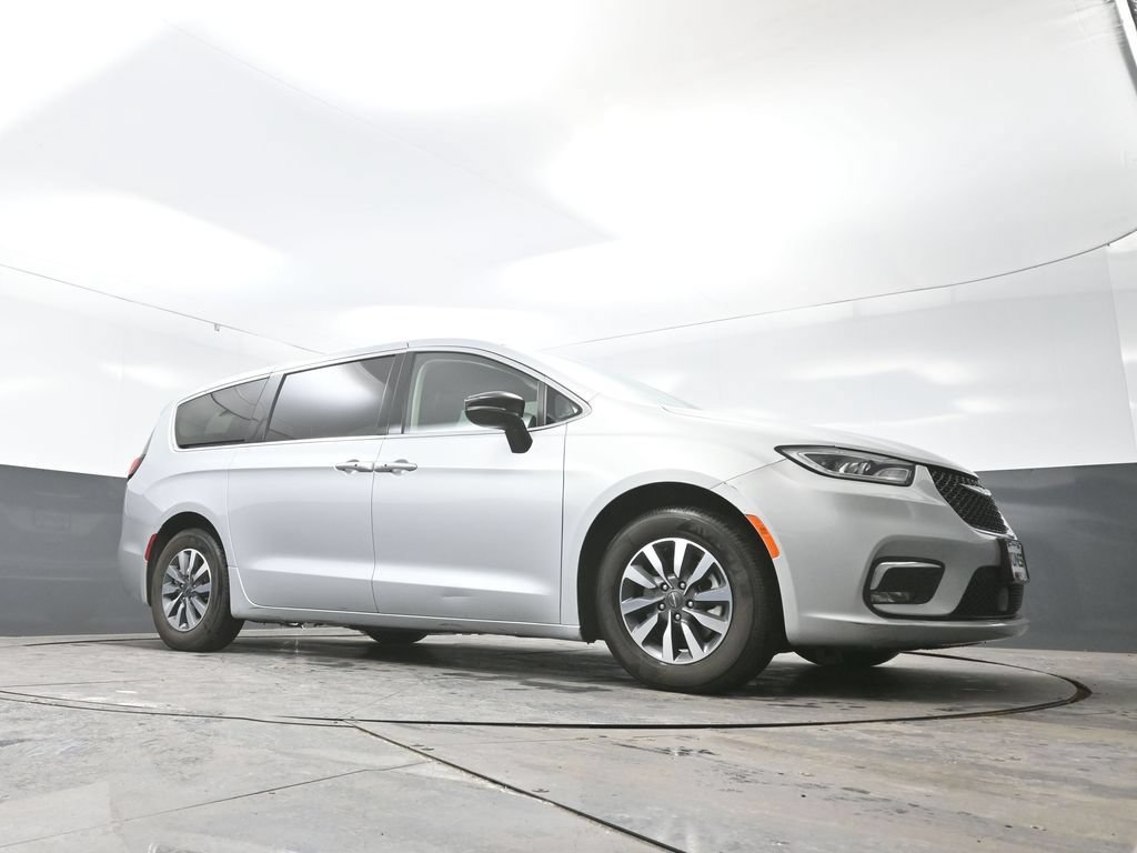 Used 2024 Chrysler Pacifica Limited FWD image 50