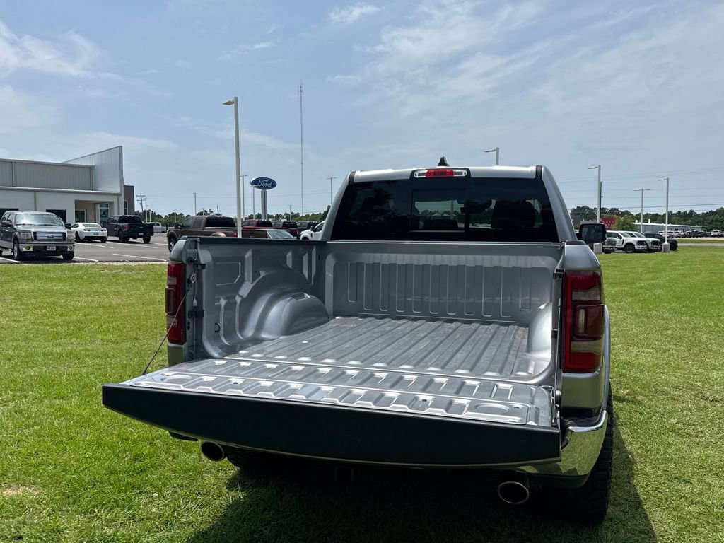 Used 2022 RAM 1500 Laramie AWD/4WD image 46