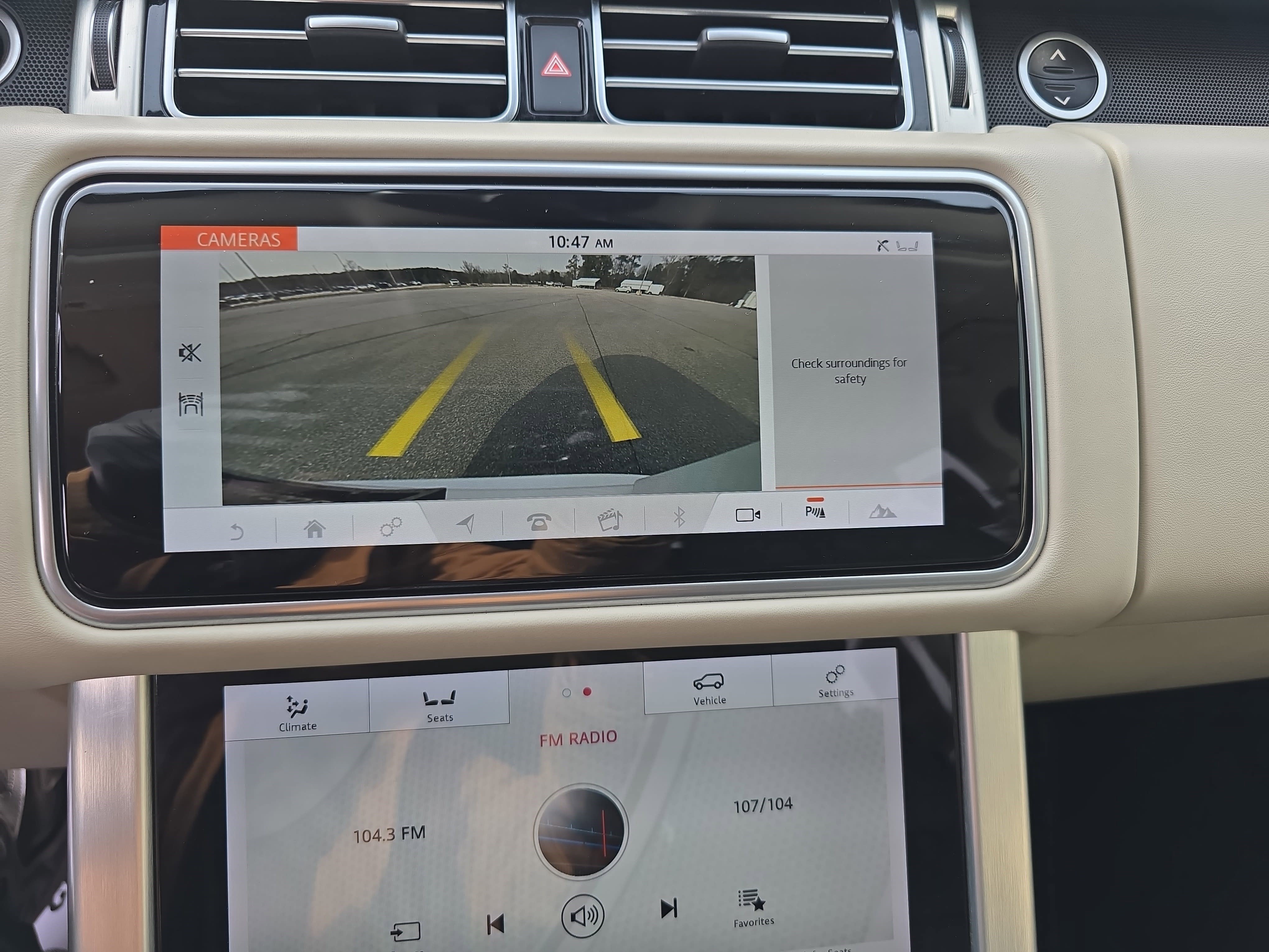 Used 2020 Land Rover Range Rover HSE image 23