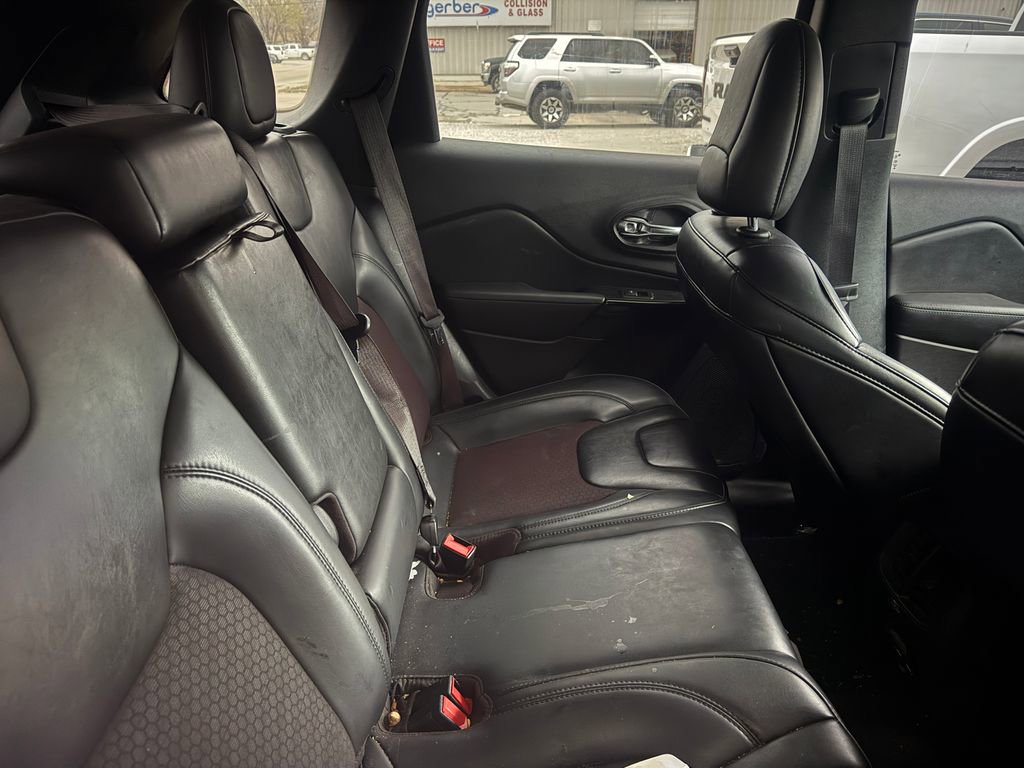 Used 2020 Jeep Cherokee Latitude Plus image 5