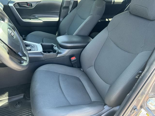 Used 2024 Toyota RAV4 LE AWD/4WD image 32