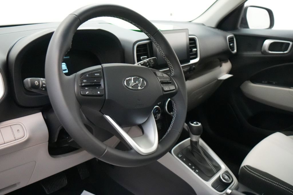 New 2024 Hyundai Venue SEL image 22