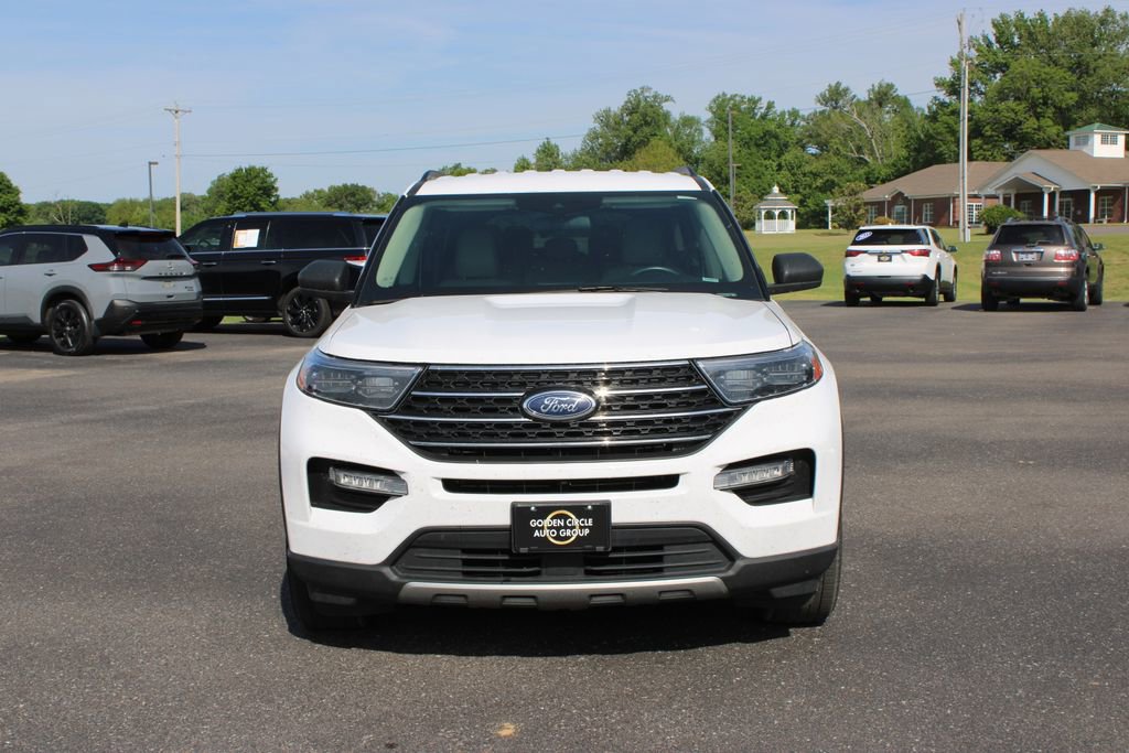 Used 2023 Ford Explorer XLT w/ Equipment Group 202A AWD/4WD image 3