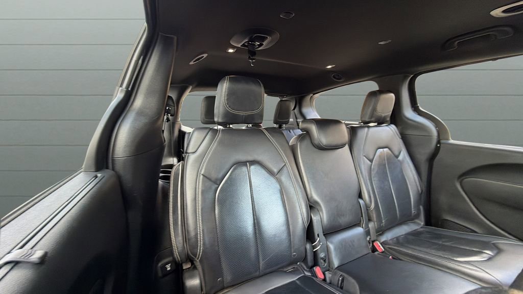 Used 2018 Chrysler Pacifica Touring-L Plus w/ Advanced Safetytec Group FWD image 30
