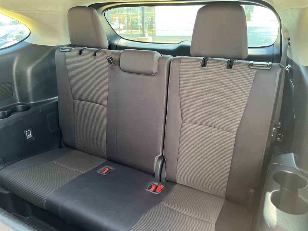 Used 2023 Toyota Highlander L FWD image 22