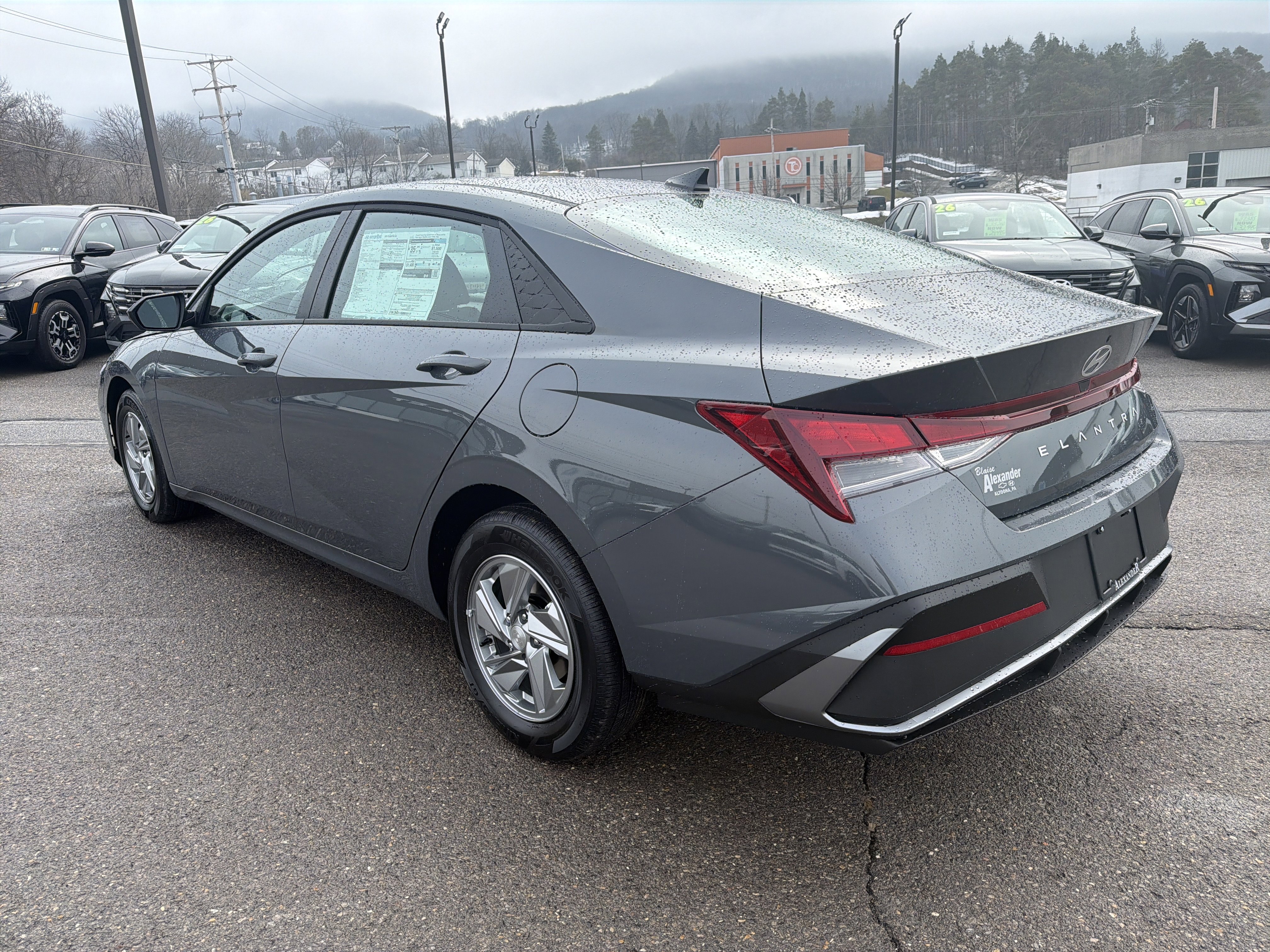 New 2026 Hyundai Elantra SE w/ Cargo Package image 5