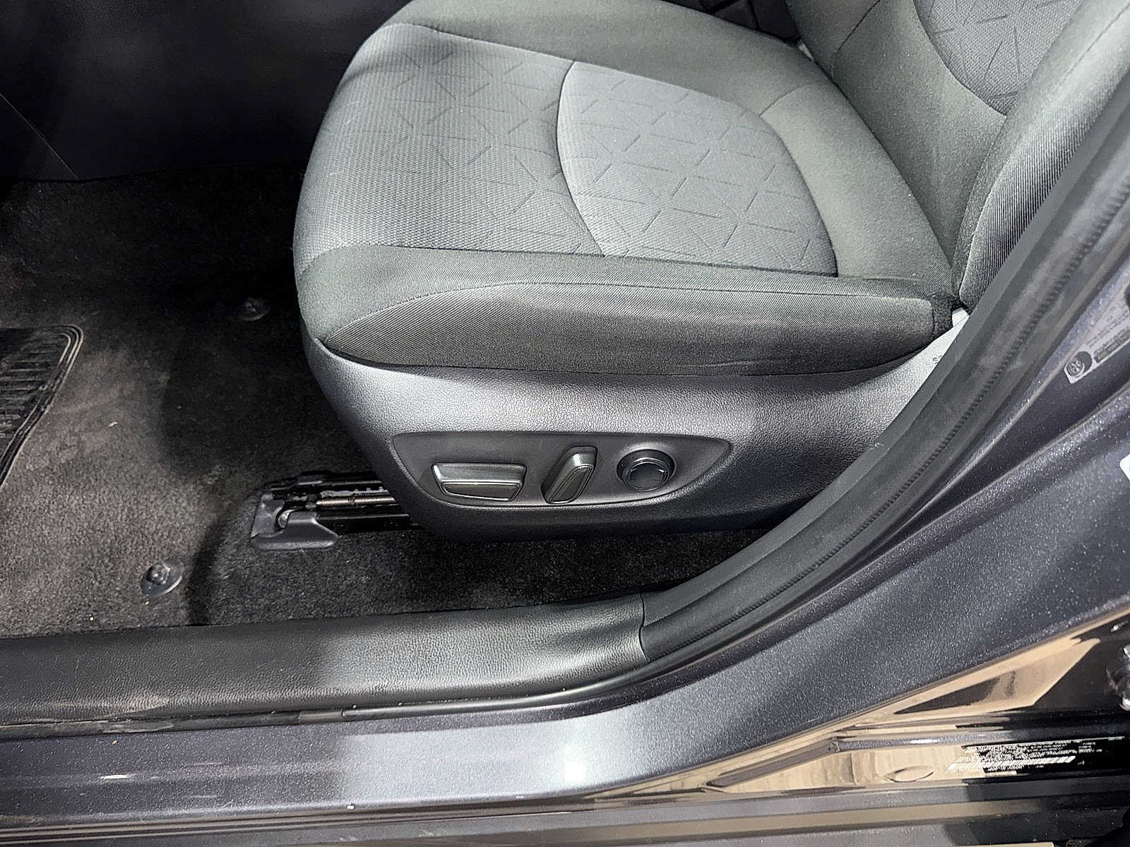 Certified 2025 Toyota RAV4 XLE AWD/4WD image 23