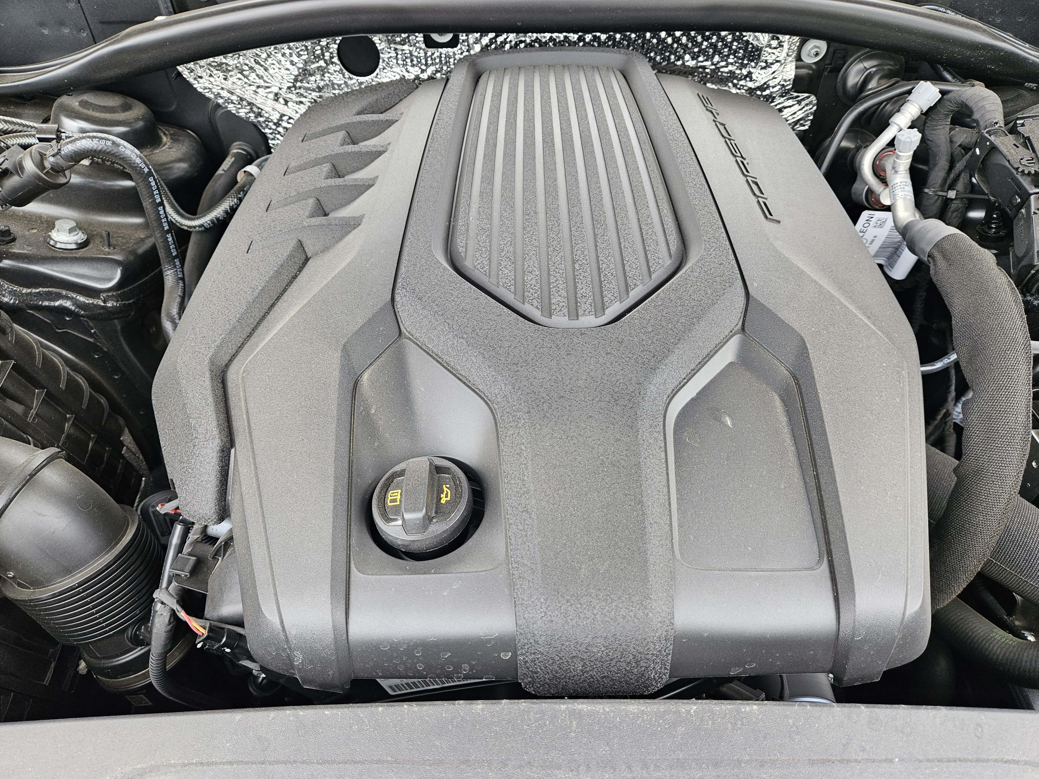 Certified 2026 Porsche Macan AWD/4WD image 30