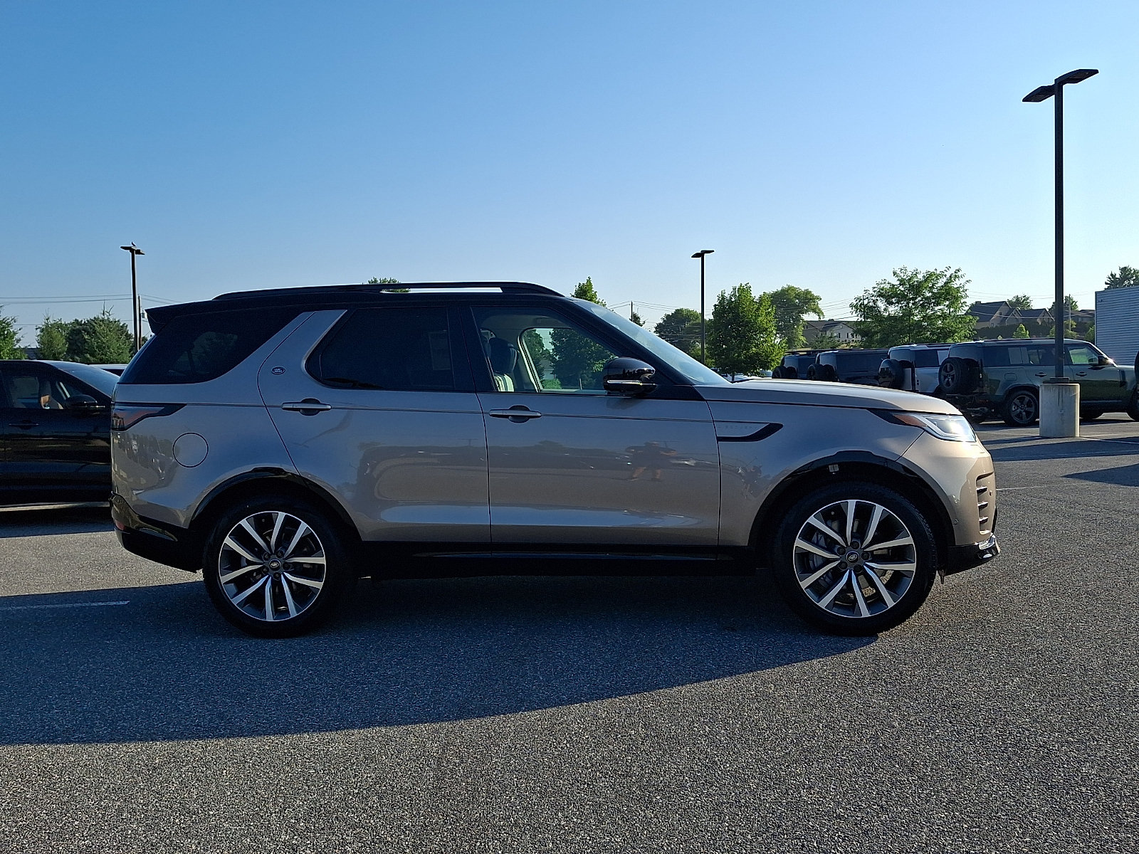 New 2026 Land Rover Discovery Dynamic SE AWD/4WD image 6