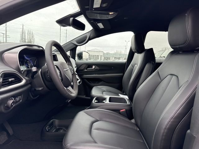 New 2026 Chrysler Pacifica Select AWD/4WD image 16