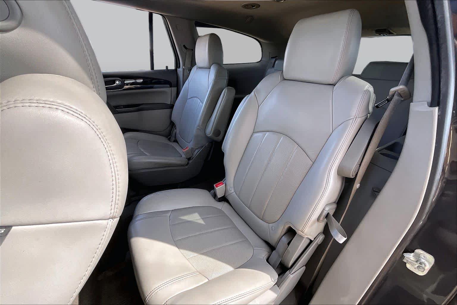 Used 2015 Buick Enclave Leather w/ Trailering Package FWD image 19