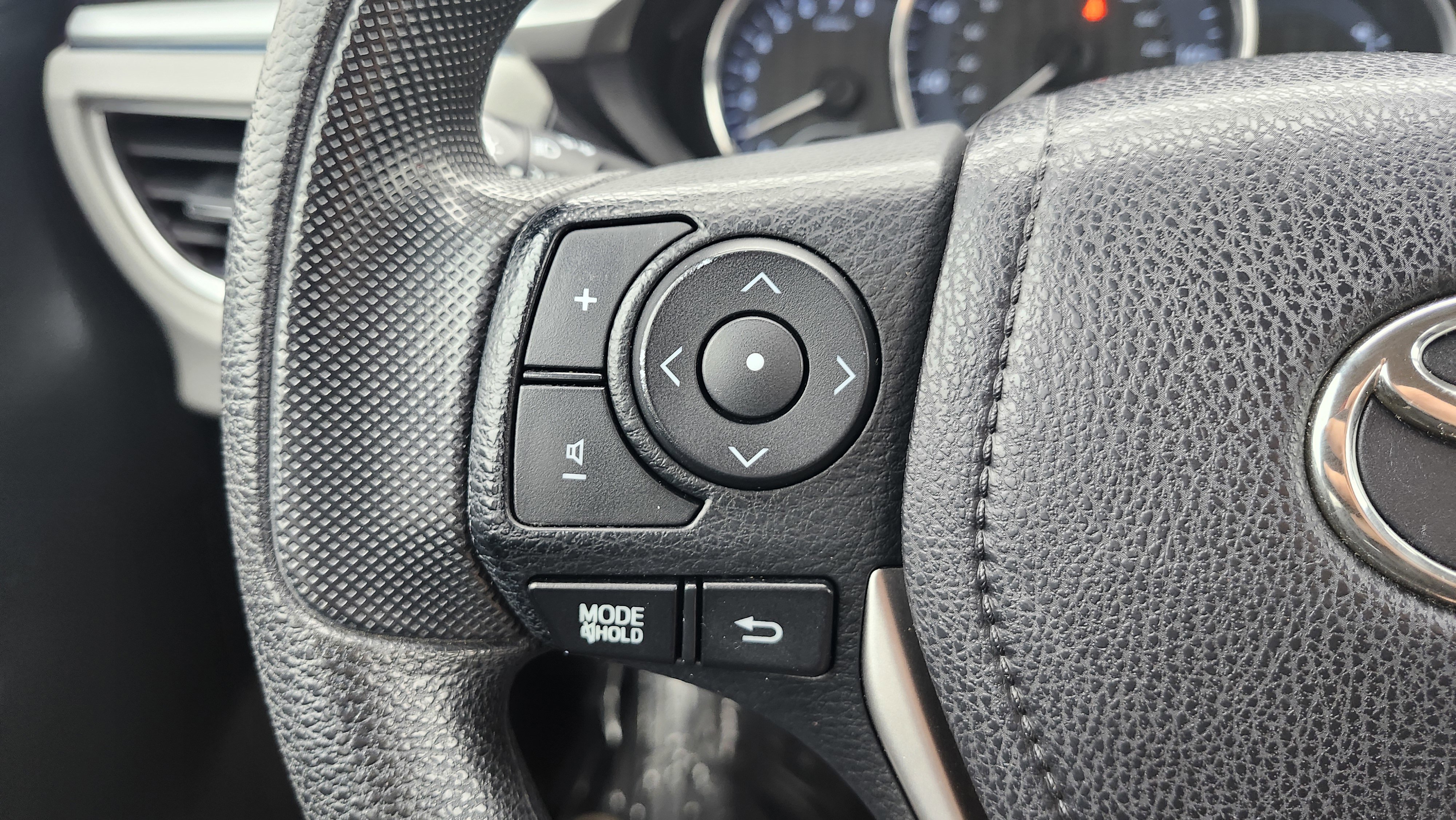 Used 2016 Toyota Corolla LE image 24