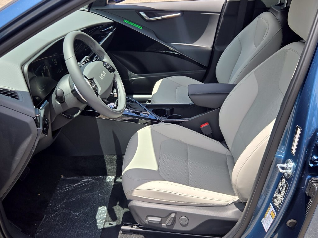 New 2026 Kia Niro EX FWD image 7